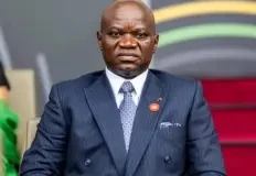 brice-oligui-nguema-veste.jpg