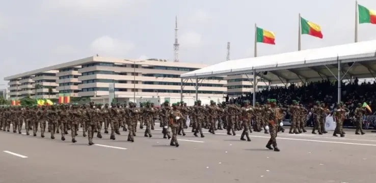 defile-peloton-militaire