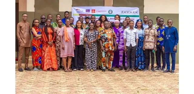 petit-photo-famille-formation-action-publique-calavi-fiap-banouto
